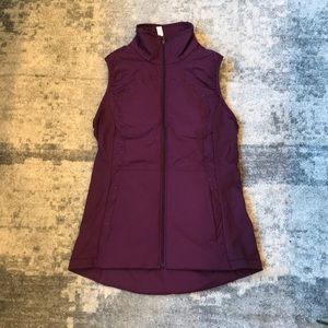 Lululemon Run For Cold vest in plum.